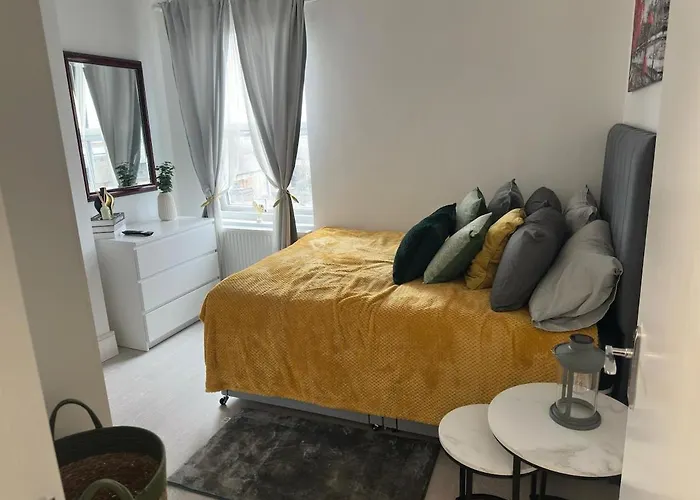 Spacious Studio With Separate The Kitchen 4A