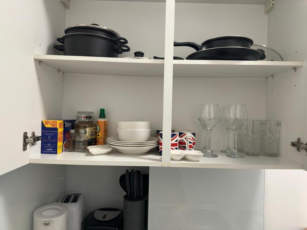 Spacious With Separate The Kitchen 4a Appartement *