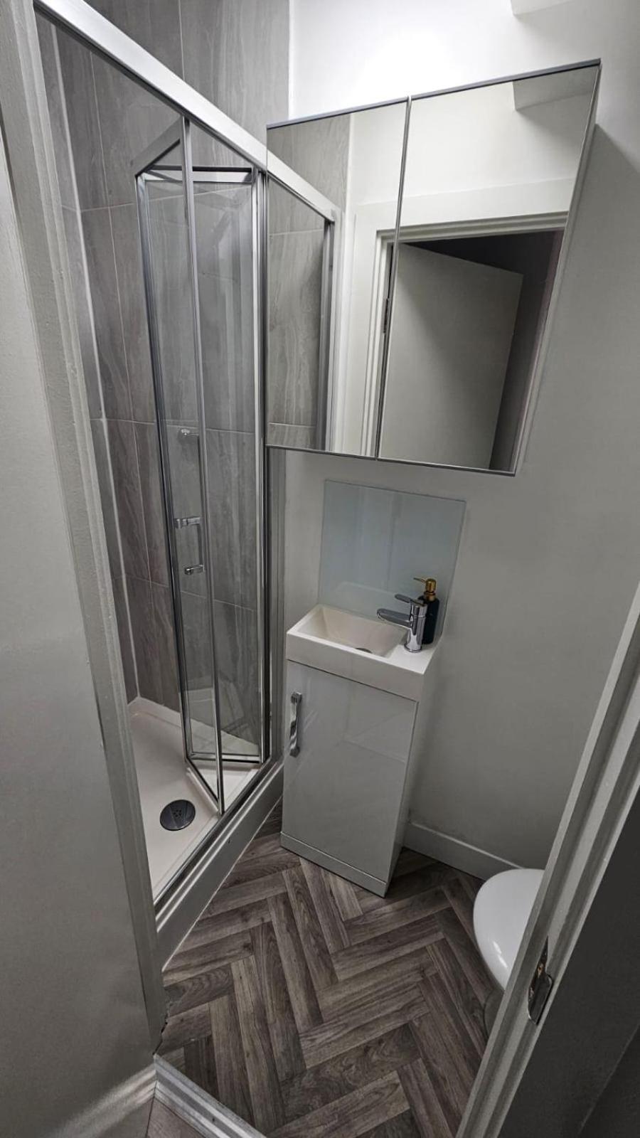 Spacious With Separate The Kitchen 4a Appartement Londres