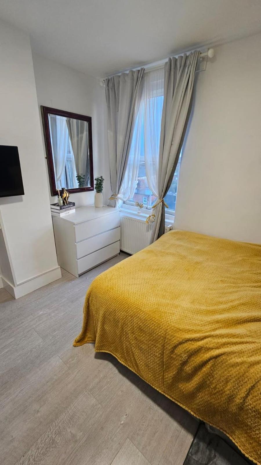 Spacious With Separate The Kitchen 4a Appartement Londres