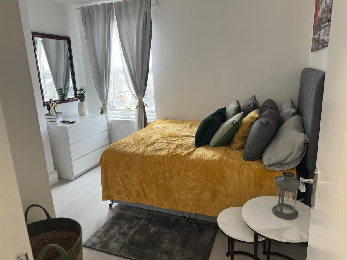 Spacious With Separate The Kitchen 4a Appartement Londres