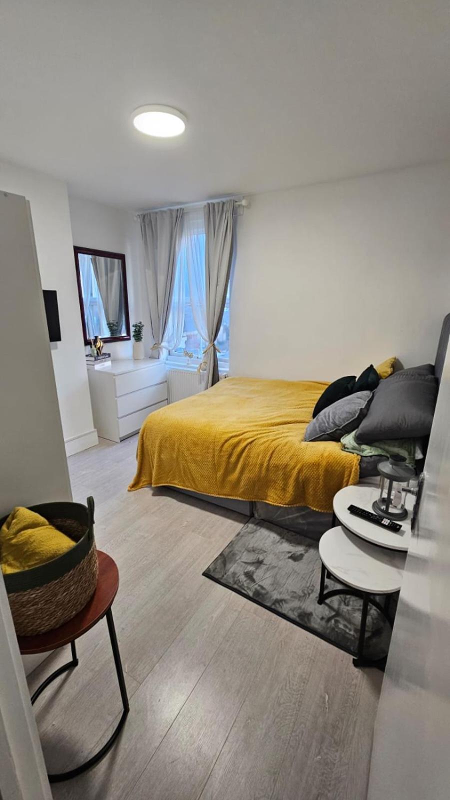 Spacious With Separate The Kitchen 4a * Londres